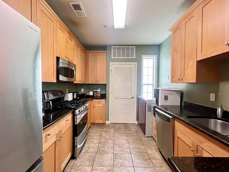 200 Dey St #283 — Photo 20