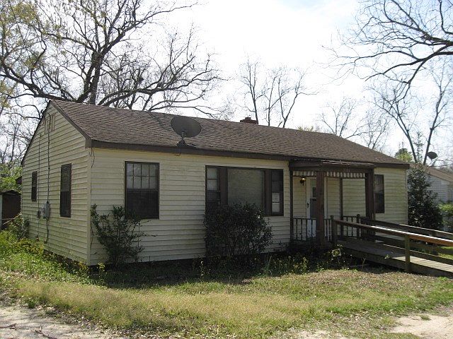 2nd image of 2304 Poteet St