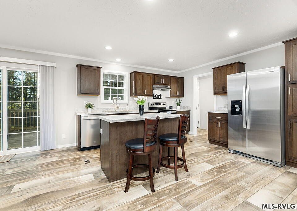 1st image of 129 Poplar Dr