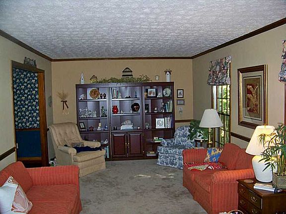 5th image of 155 White Oak Ct