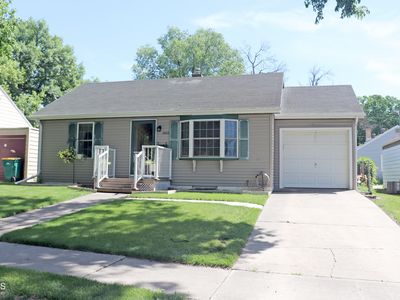 1003 N 10th St, Bismarck, ND, 58501