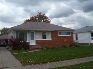 4721 Autumn Ln, Brooklyn, OH