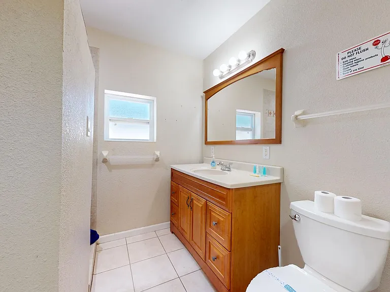 811 33rd St W — Photo 24