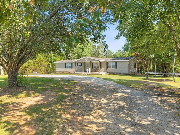 3rd image of 102 Pitts Rd