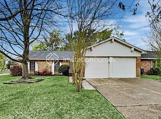 16430 Forest Bend Ave, Friendswood, TX 77546