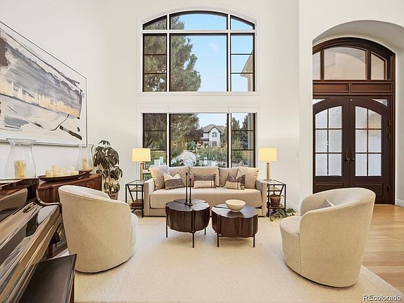 3rd image of 8373 Colonial Drive