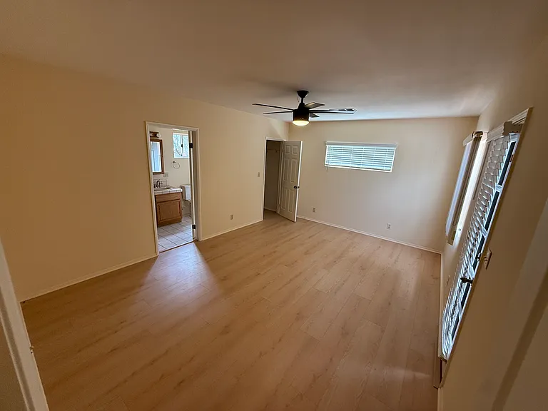 385 Eaton Dr — Photo 14