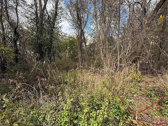 4th image of Harding St