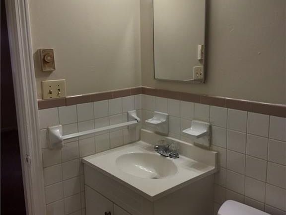 3rd image of 1441 Kingston Ave APT 3