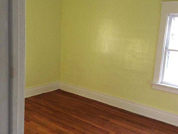 2nd image of 425 Dartmouth Ave #2