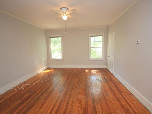 3rd image of 909 Pine St APT 3
