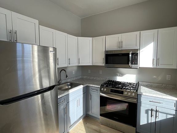 2nd image of 8-10 S Miller St #8B