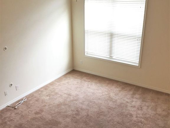 5th image of 68 Fuller Cir