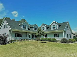 1325 Velde Dr, Pekin, IL 61554