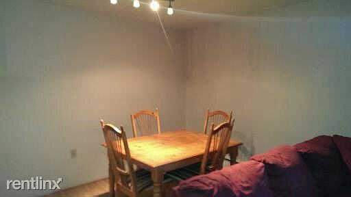 5th image of 901 Fairview Blvd #7