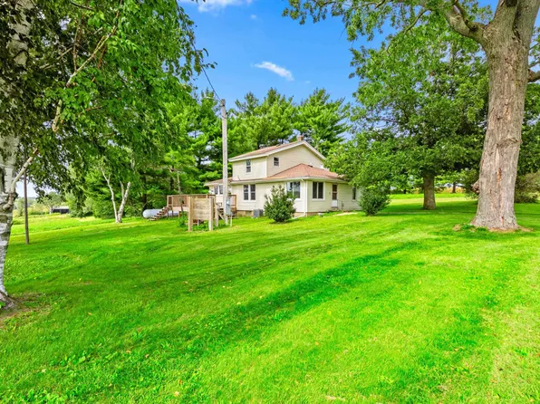 8671 Timber Rd, Kewanee, IL 61443