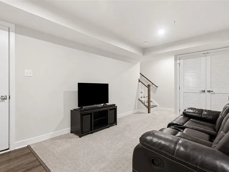 117 Moyer Hill Dr — Photo 5