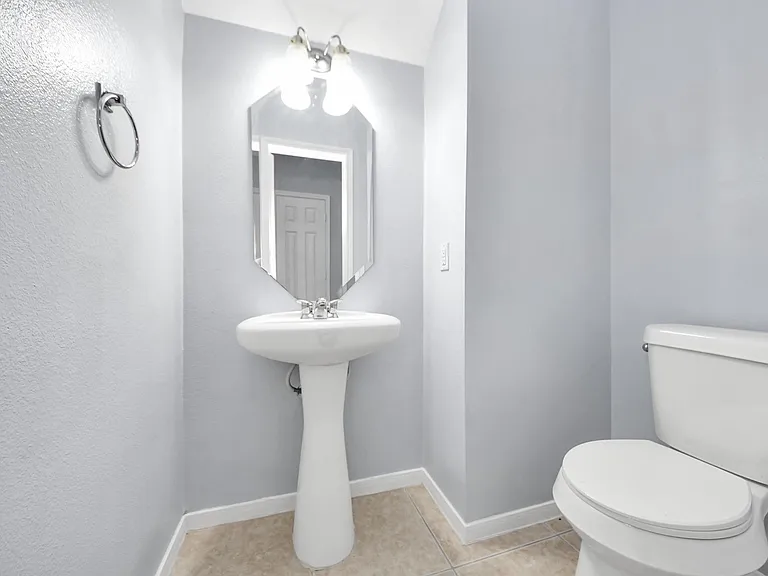 9002 Sundown Dr — Photo 15