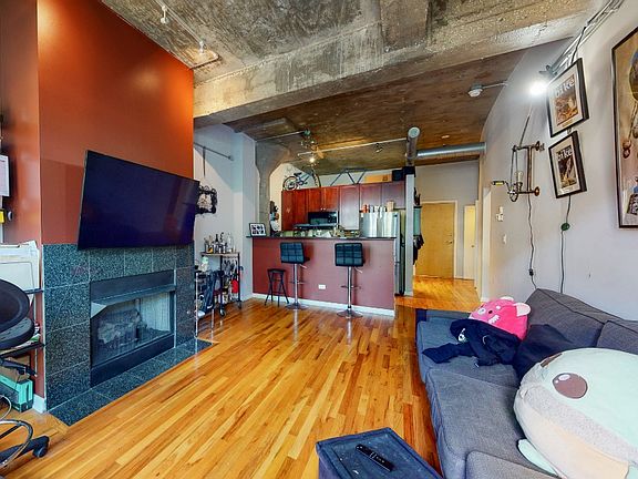 4th image of 1070 W 15th St Unit 309