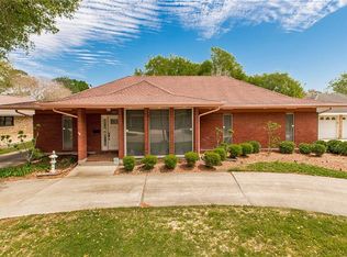 637 Adee Ln, Gretna, LA 70056