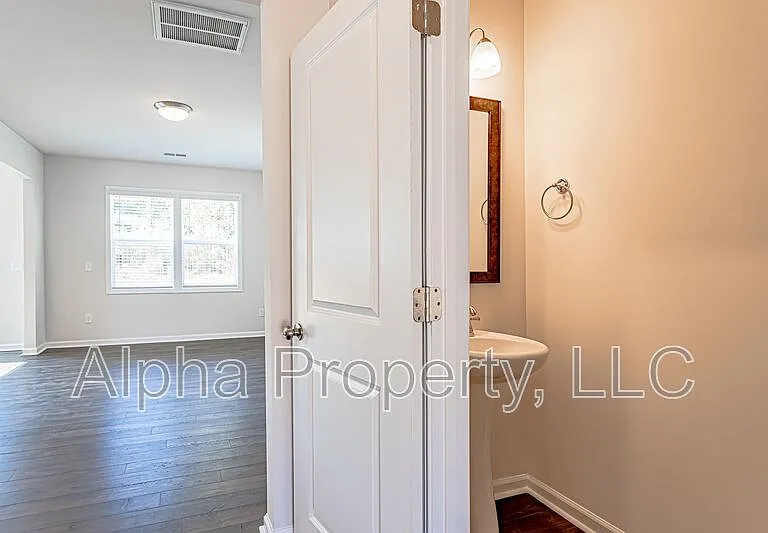 147 Clingstone Trl — Photo 4