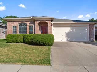 8104 Waterside Trl, Fort Worth, TX 76137