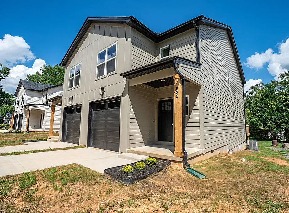 535 South Brady Avenue - 1 — Photo 2