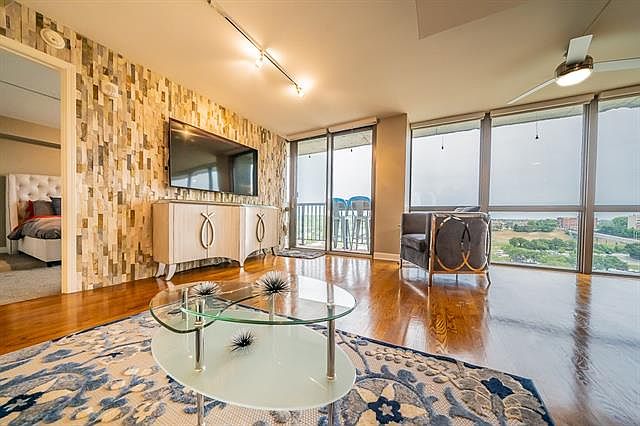 1st image of 600 E Admiral Blvd #1404