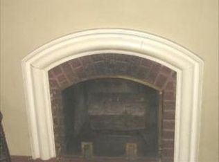 208 S 1st St, Geneva, IL