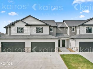 6933 Holly Ct, Johnston, IA 50131