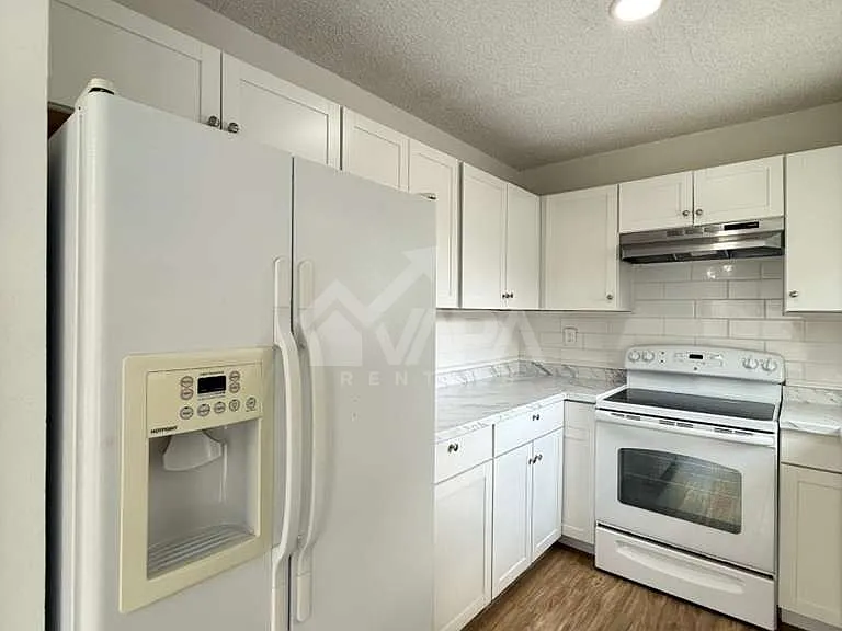 3230 Bear Springs Dr — Photo 9