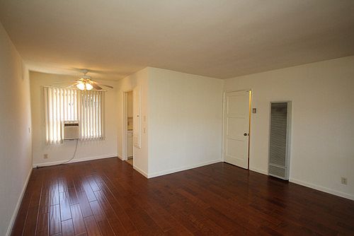 5th image of 835 W Huntington Dr