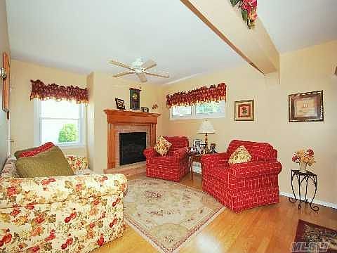 2nd image of 1155 Park Blvd