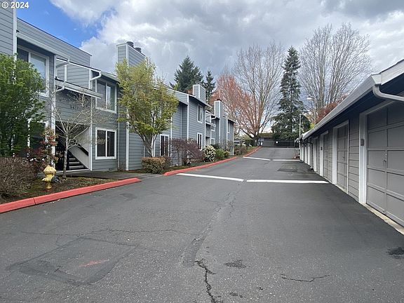 2nd image of 5417 NE 34th St APT E