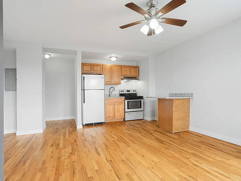 The Greenview — Photo 47