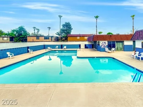 4614 Grand Dr Unit 1, Paradise Town, NV 89169