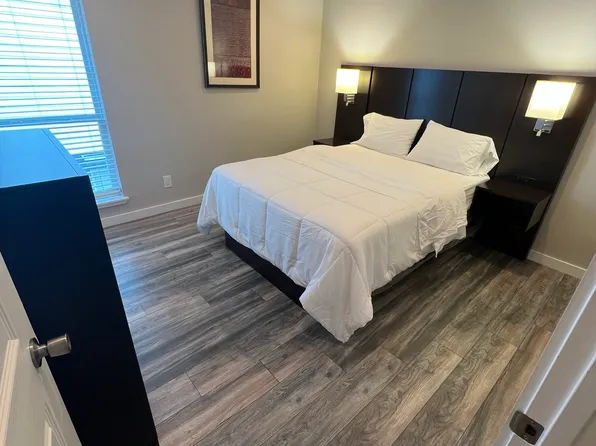 1810 N Garrett Ave, Dallas, TX