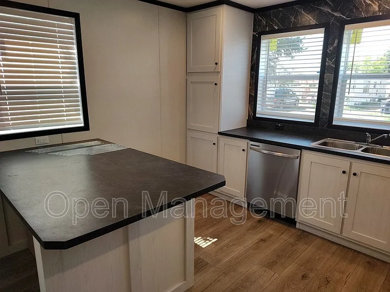 136 Erin Ln — Photo 10