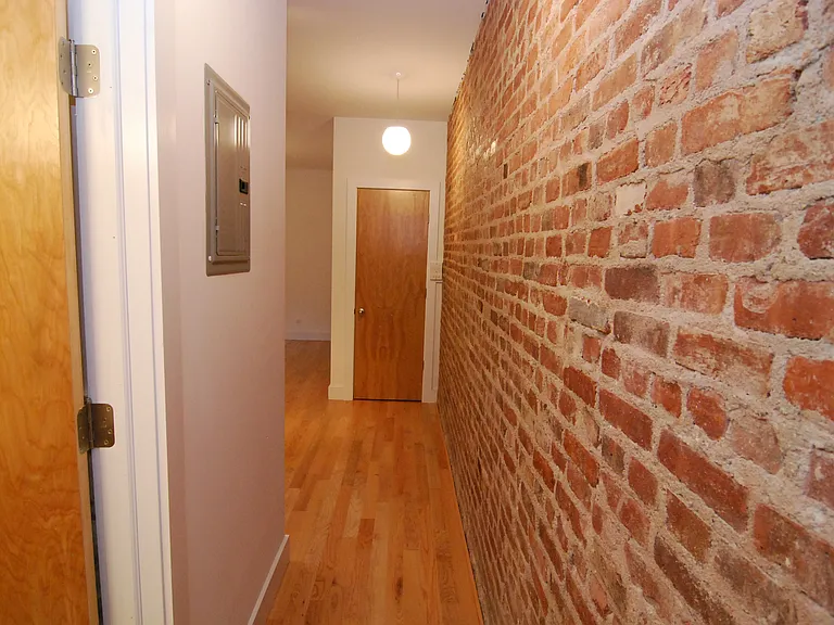 76 Pinehurst Ave — Photo 2