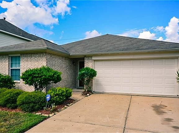 3rd image of 9038 N Ferndale Place Dr