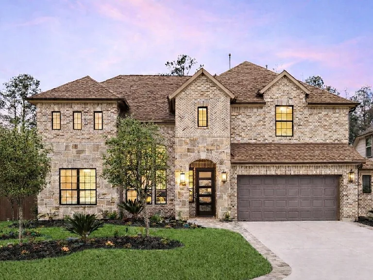 141 Bronze Bow Dr — Photo 1