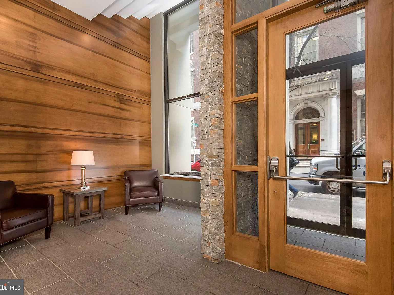 2 bed, 754 sqft, $2,720 — Photo 4