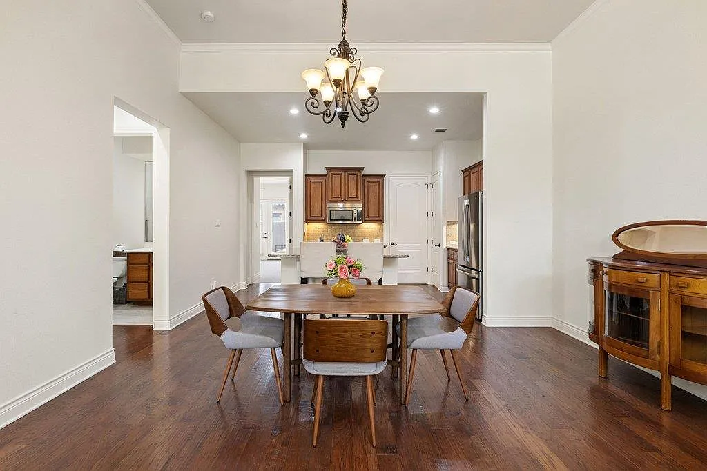 2 bed, 2.0 bath, 1294 sqft, $3,200 — Photo 3