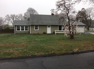 105 Hazelwood Ter, Stratford, CT 06614