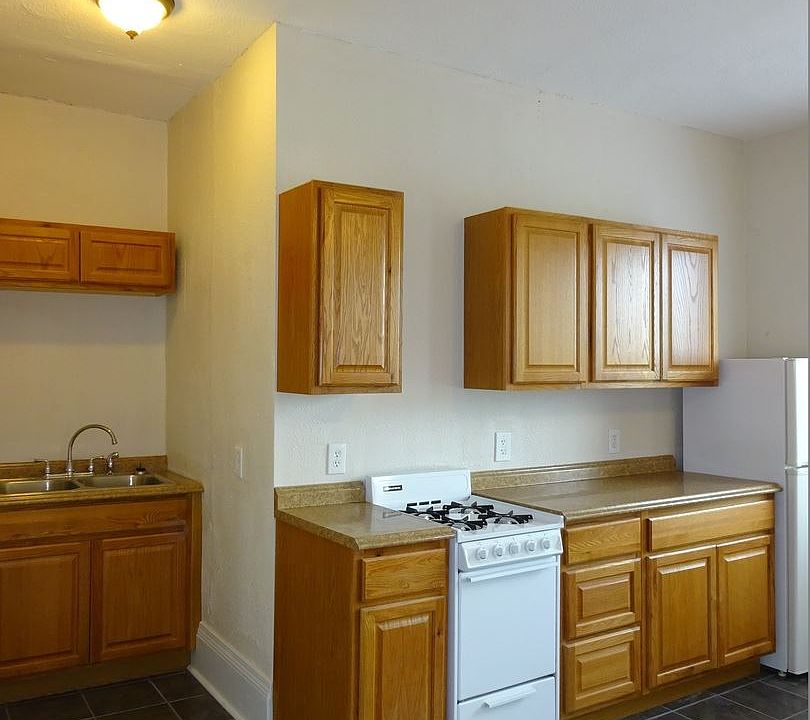 1st image of 2820 1st Ave S APT 21