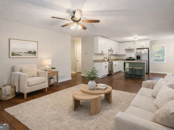 2811 Hill Cir, Dacula, GA 30019