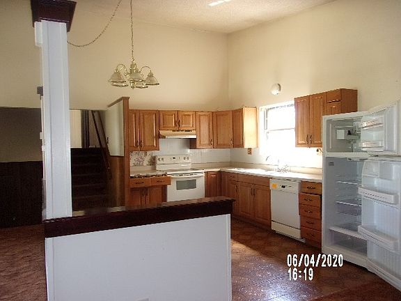 4th image of 636 S Garfield St