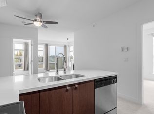 4550 Fraser St #407, Vancouver, BC V5V 4G8