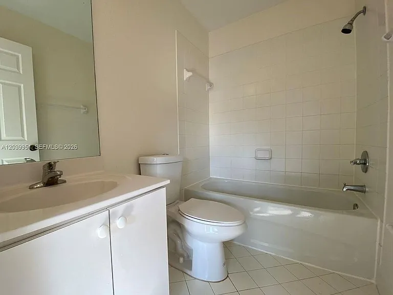 930 NE 34th Ave #202 — Photo 27
