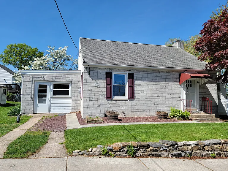 125 Gerhart Ave — Photo 2
